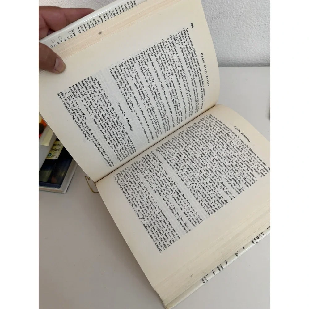 Miss Manners Guide to Excruciatingly Correct Behavior Judith Martin Etiquette
